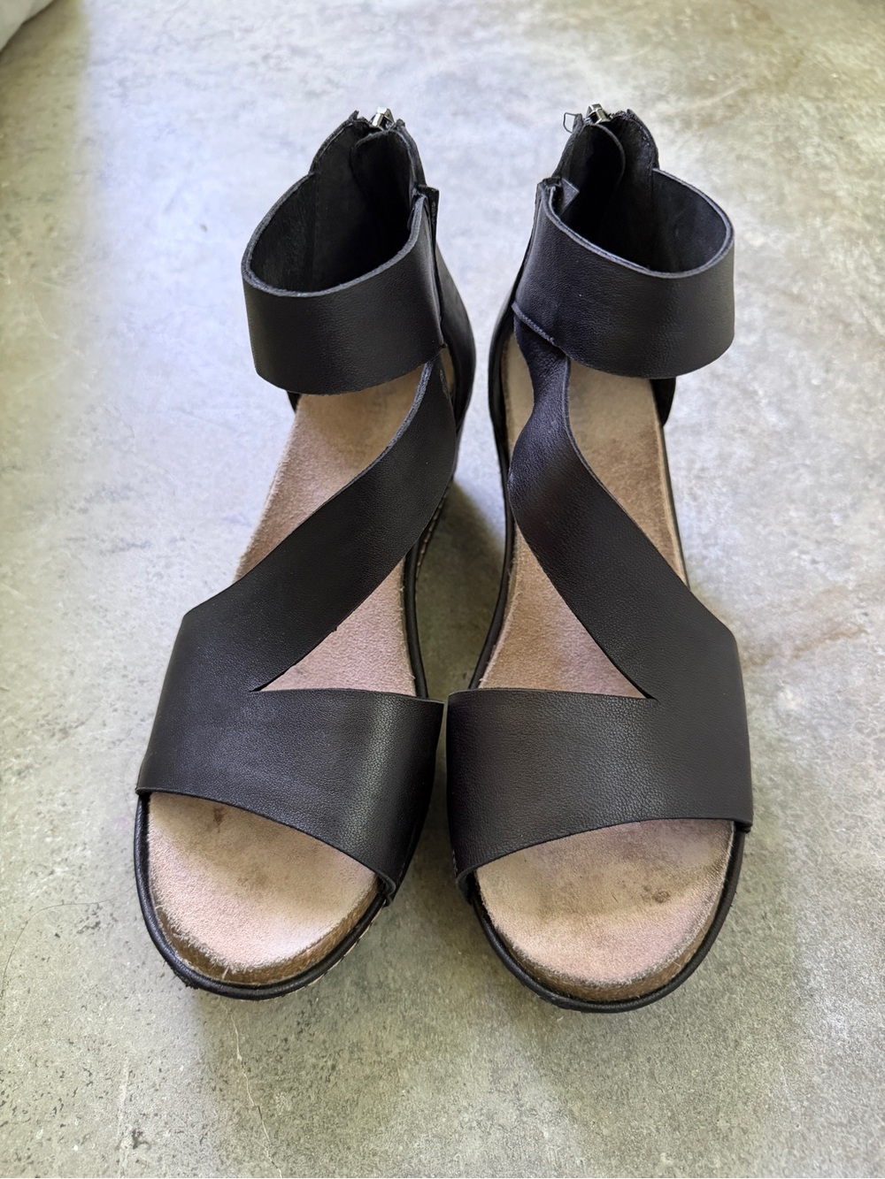 ANTELOPE Black Leather Wedge Sandals with Ankle Strap - Picture 9 of 9